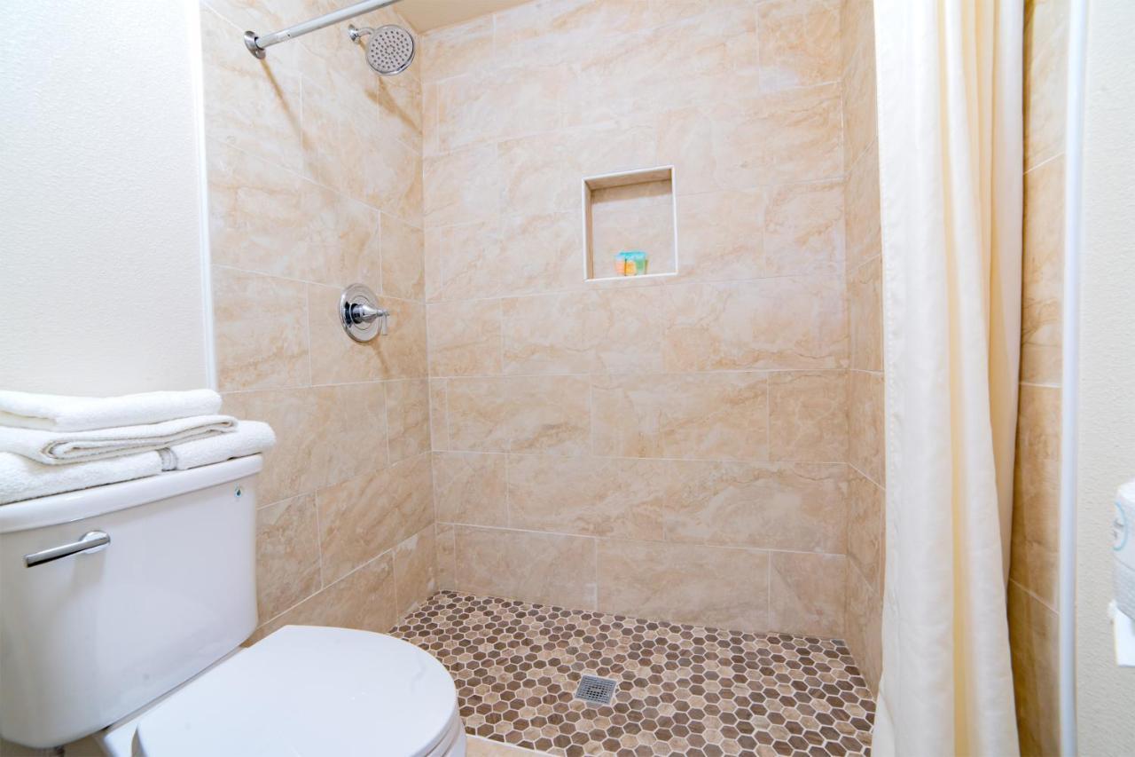 Turlock Inn מראה חיצוני תמונה
